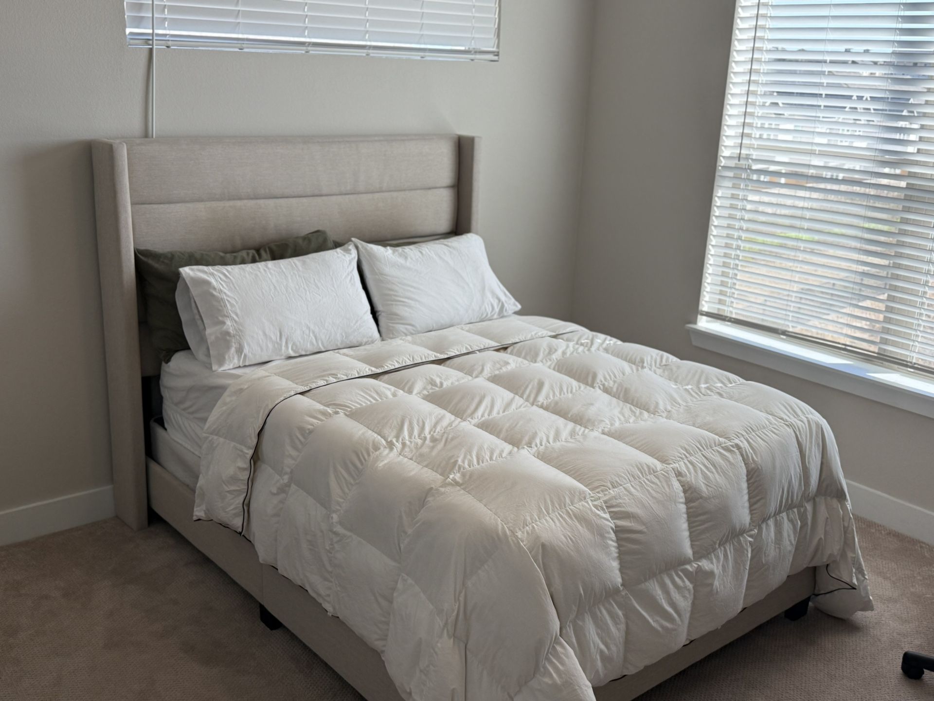 ✨ Queen Bed Set – Freeing Up Space! ✨
