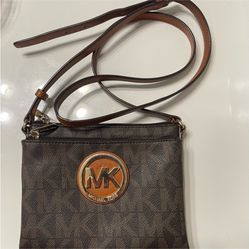 Michael Kors crossbody bag. Used good condition.