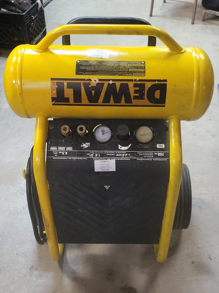 DEWALT D55146 4.5 Gal. 225 psi Portable Electric Air Compressor