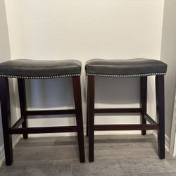 1 Comfortable Bar Style Stool
