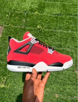 Air Jordan 4 Retro “Toro Bravo”