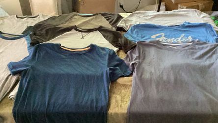 10 Boys Shirts Size Med like a Size 12 all for $6.00 Las 10 Por 6