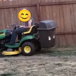 Riding Lawnmower 