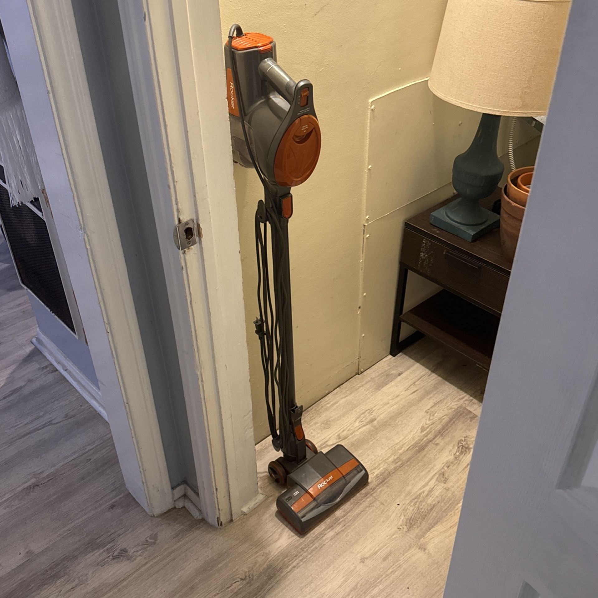 SHARK ROCKET POWERFUL VACCUM
