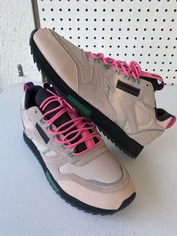 Reebok classics size 10 women’s shoes