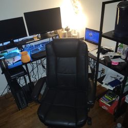 Office Desk And Chair 