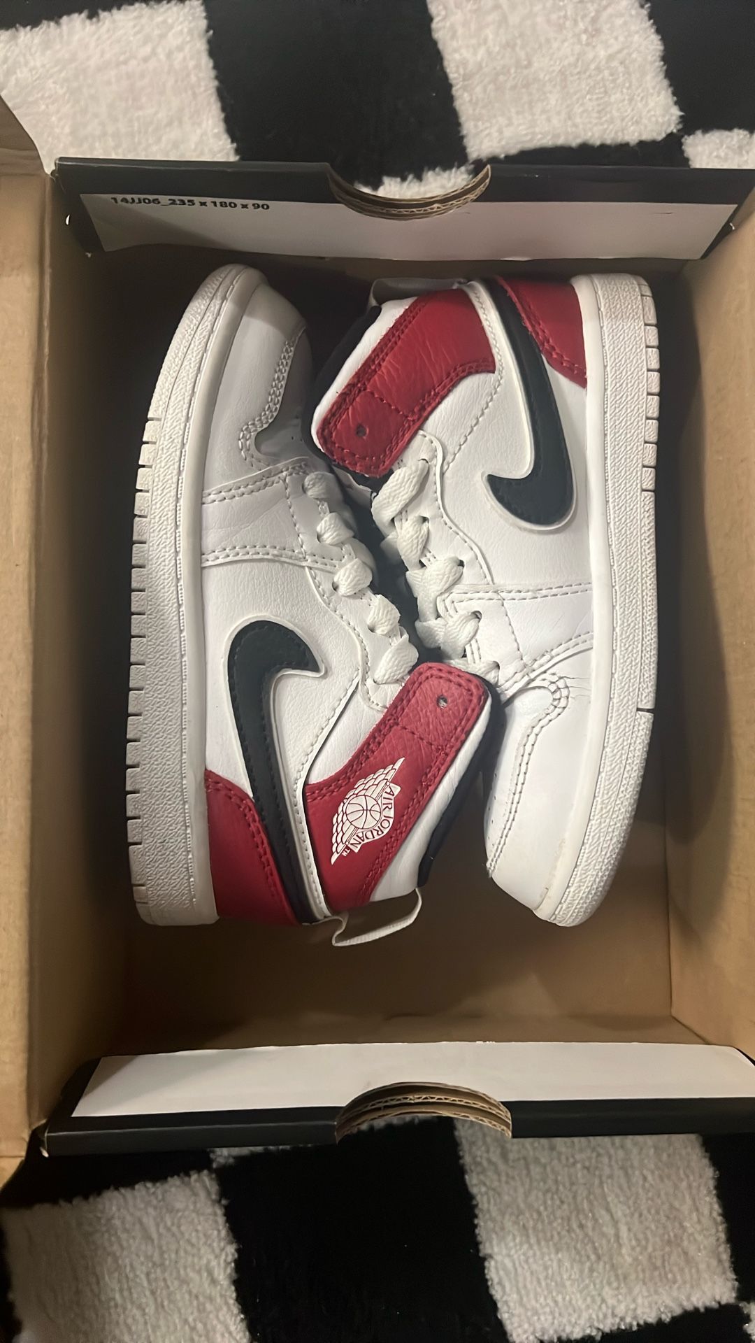 Jordan 1’s Mids