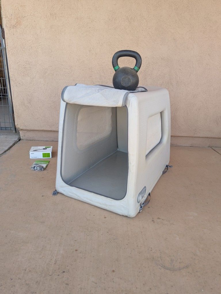 Inflatable Traveling Dog Crate