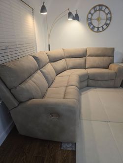DuraPella Sand 4-Piece Power Reclining Sectional