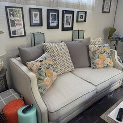 Couch/love Seat
