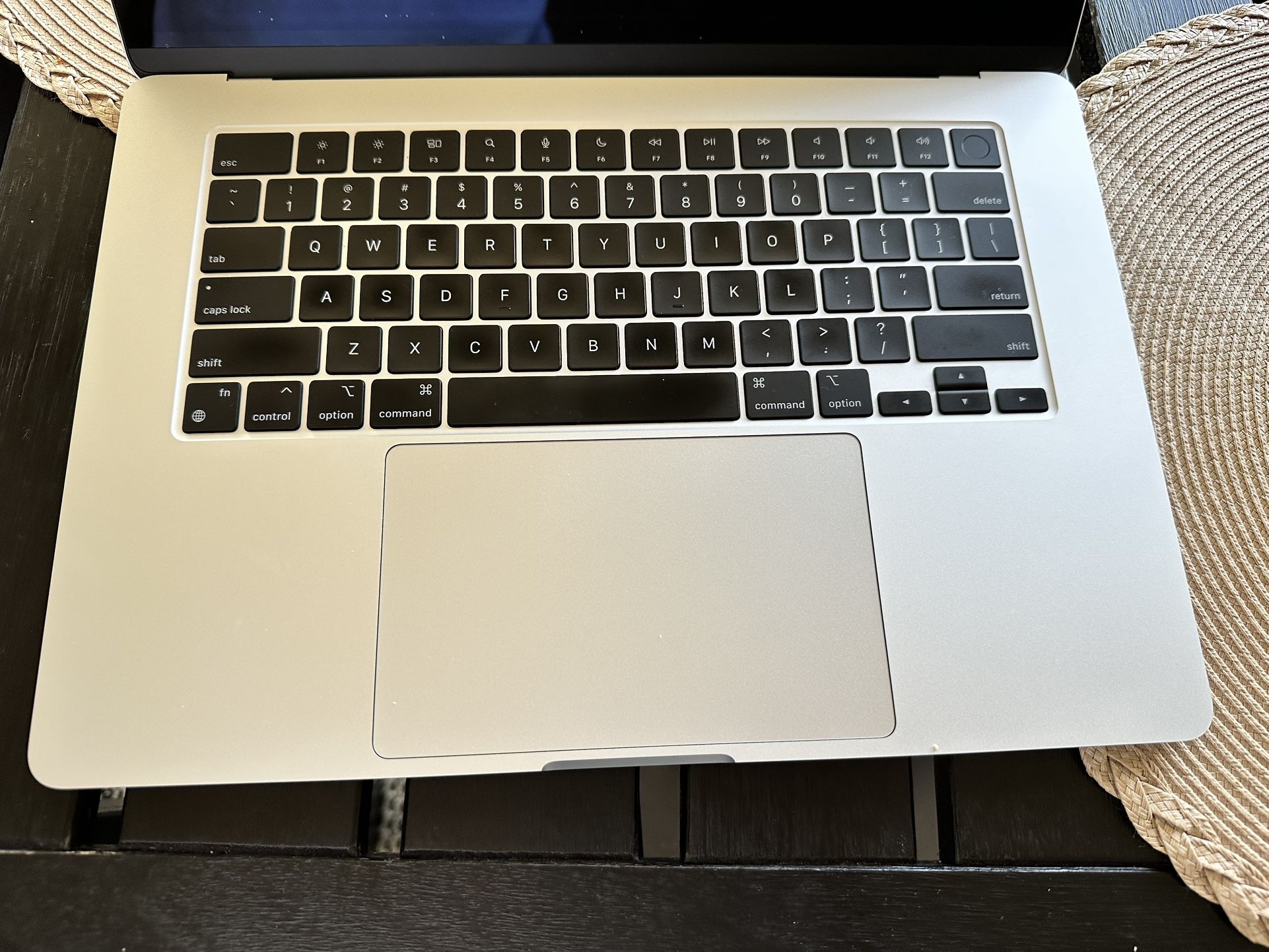💻 MacBook Air M2 – 15” / 24GB RAM / 1TB SSD – Silver – Like New! 🔥