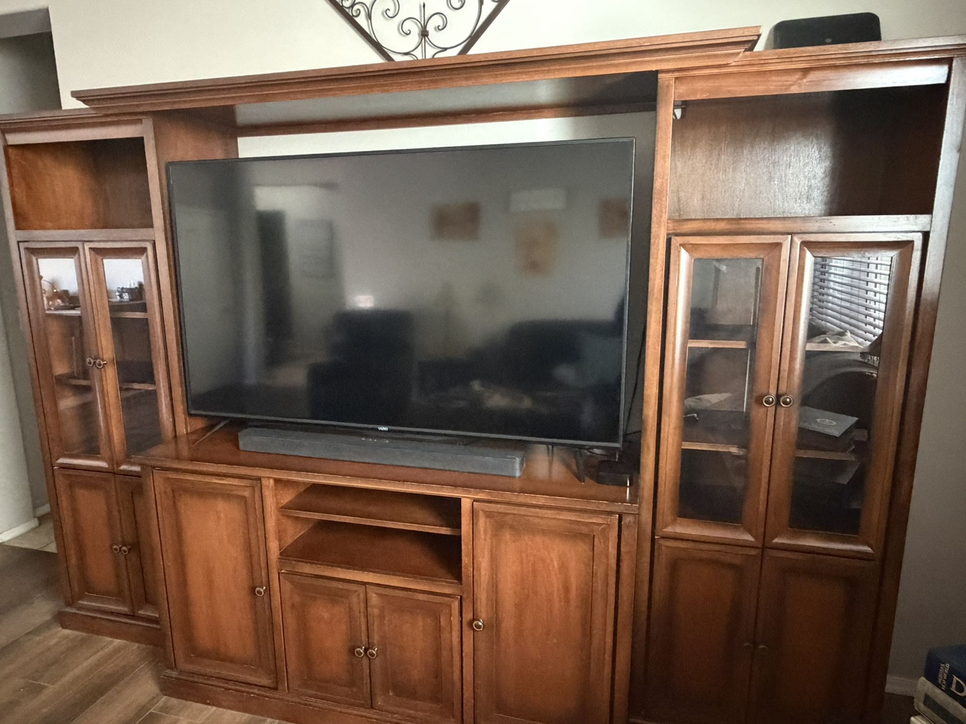 Entertainment center
