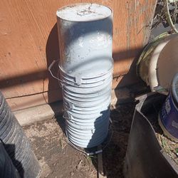 Cubetas Vacías De Pintura