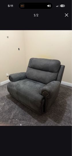 Ashley extra wide recliner