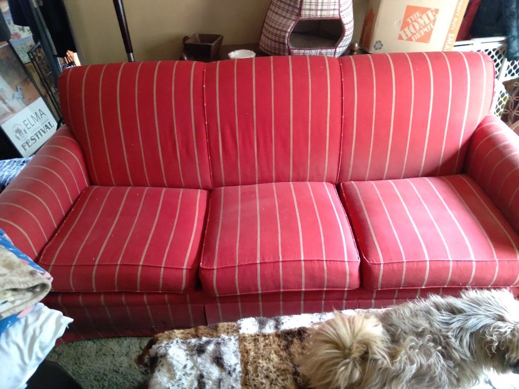  Beautiful Broyhill Couch 