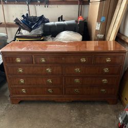 Dresser With Mirror