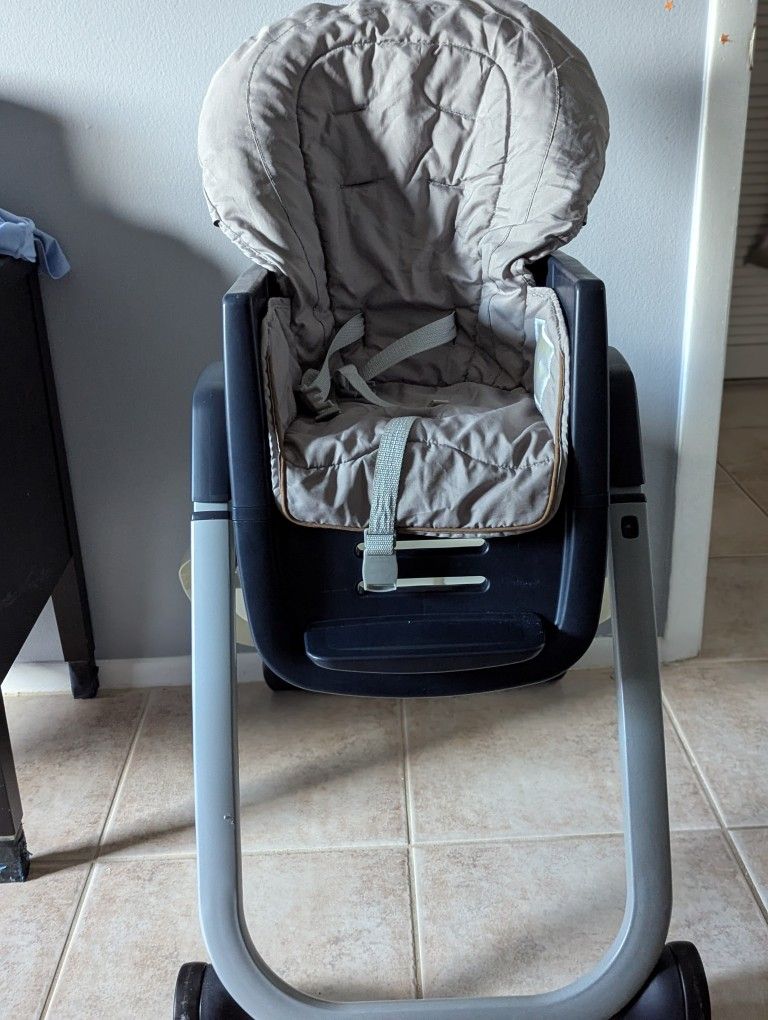 Graco 6-in-1 High Chair – Infant to Toddler Booster! 