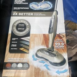 SHARK STEAM AND SCRUB SANITIZING Steam Mop 