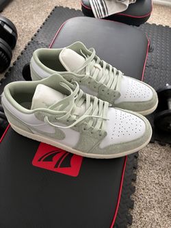 Air Jordan 1 Low Sneakers sz 11