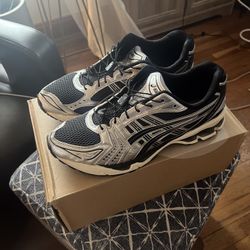 Asics Kayano 14 - Unlimited Pack Carrier Grey Black (Men’s 9.5 / 11W)