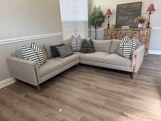 Light gray 2pc sectional sofa