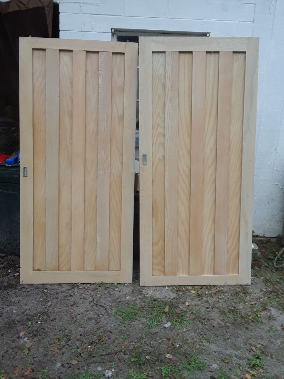 Wood closet sliding doors