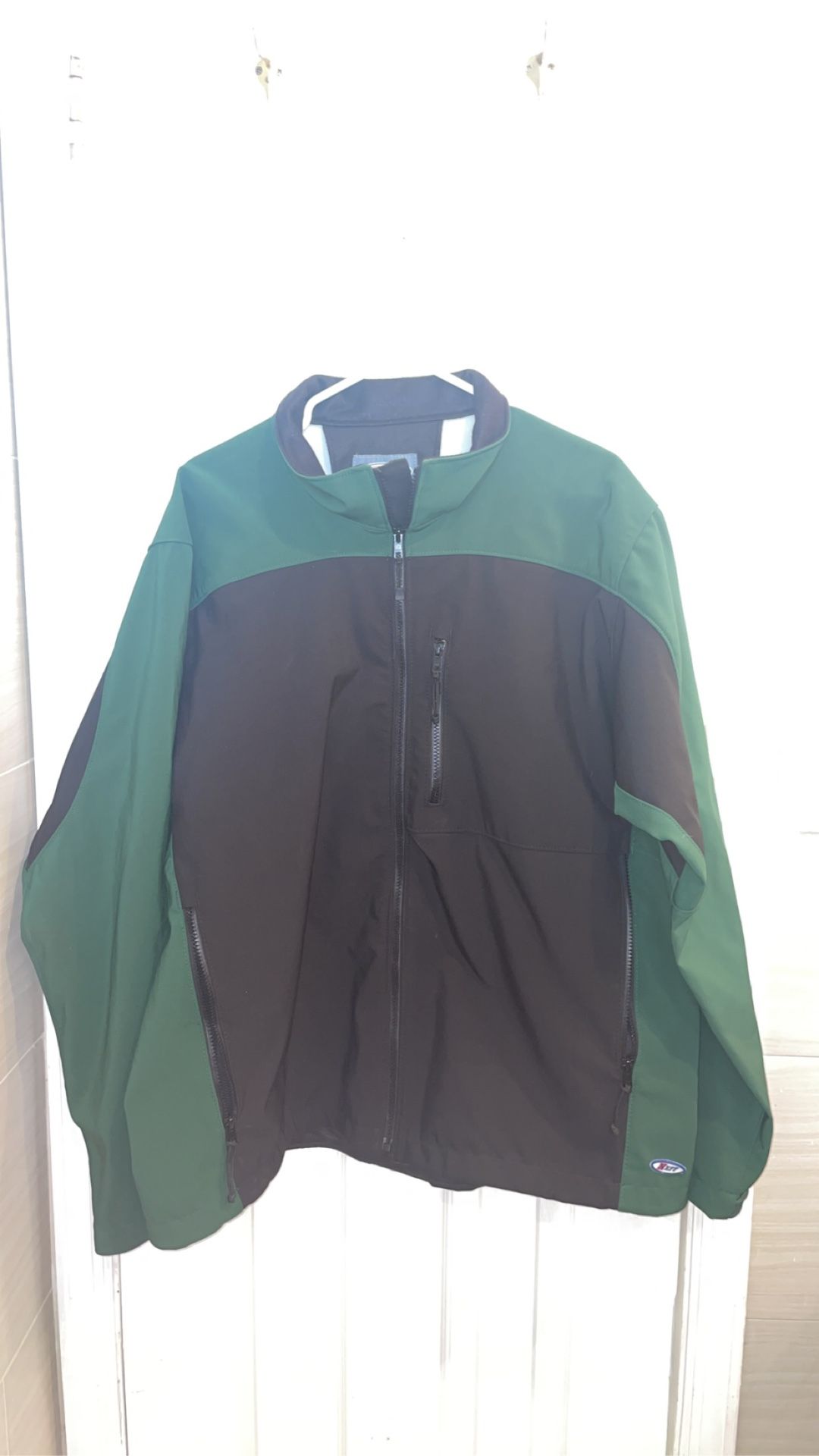 NWOT Neff black and green heavy duty rain/snow- athletic zip up XXL