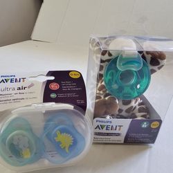 Philips AVENT Soothie Snuggle Pacifier Holder with Detachable Pacifier + bonus. 