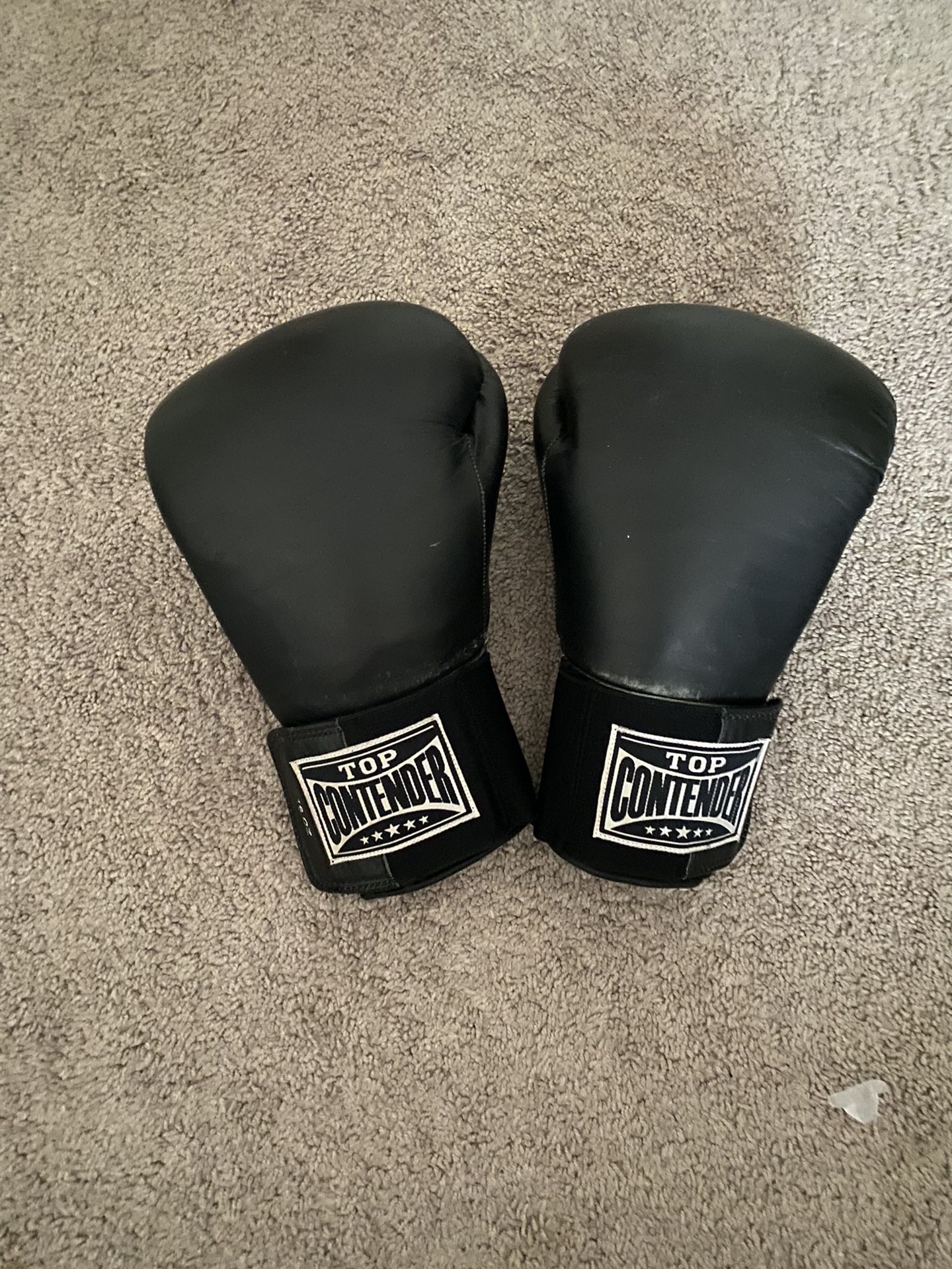 Top Contender 16 Oz Black Boxing Gloves