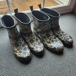 2 pairs Capelli New York rubber rain boots Sz. 9 & 6 mother/daughter
