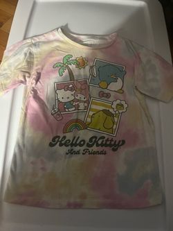 Girls hello kitty size xs  tshirt