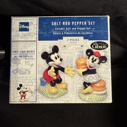 Mickey and Minnie salt and pepper shakers