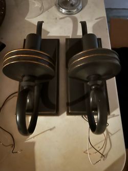 Set of wall lights fixtures