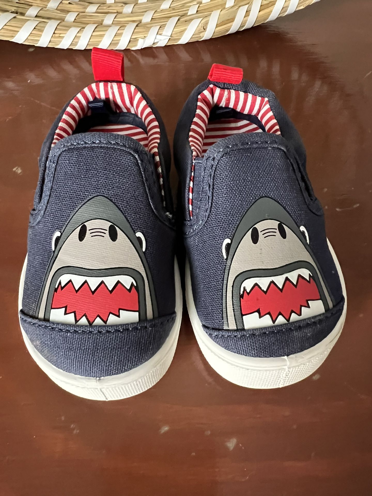 Baby Shark and Slip Size 3