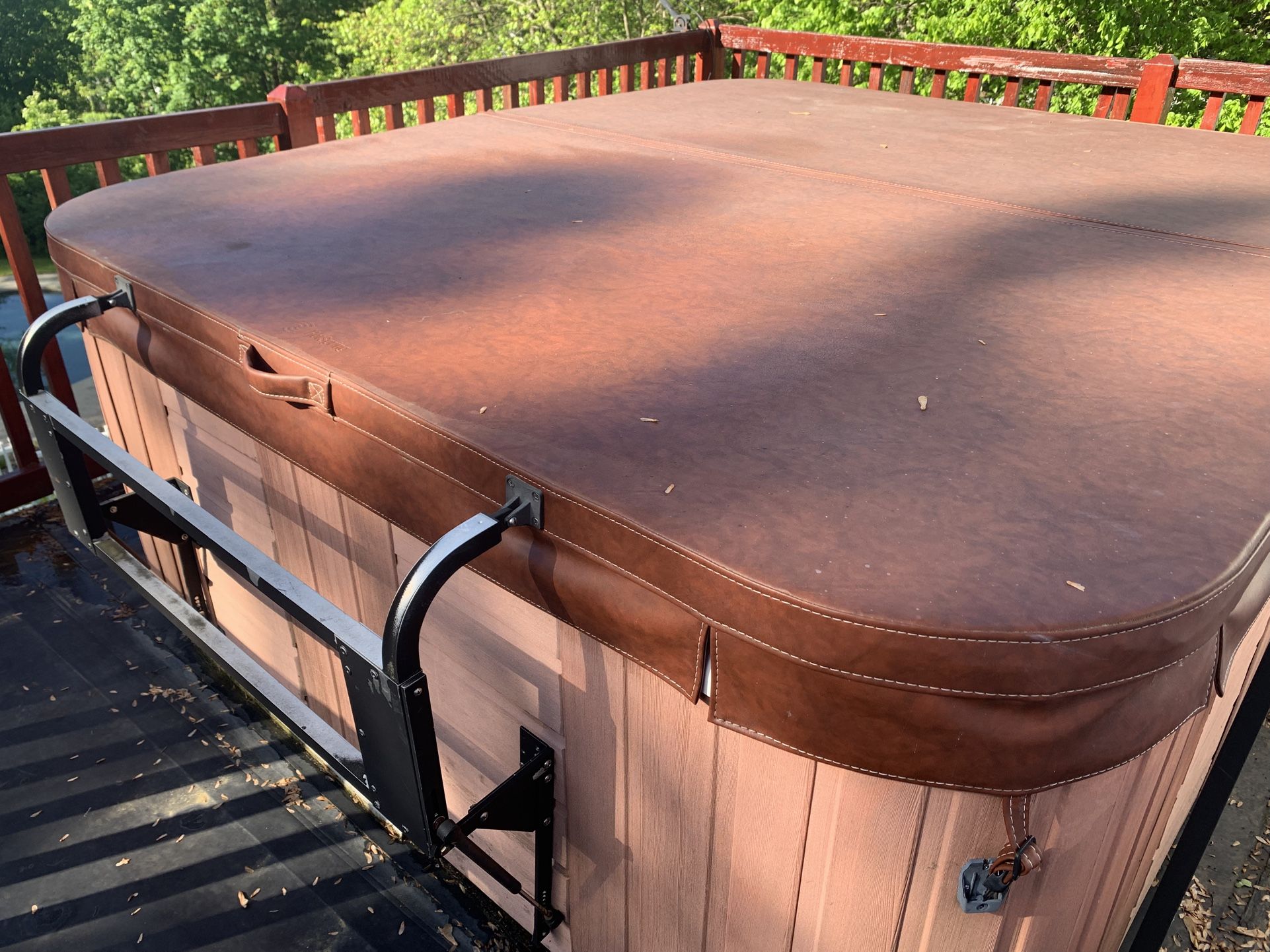 Spa Cover With Cover Lift