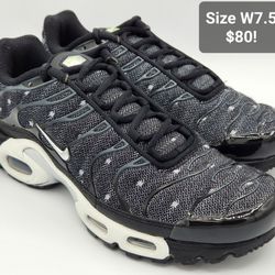 Nike Air Max Plus SE Black DM7570-001 Size 6 / Women 7.5 for Sale in San Diego, CA - OfferUp