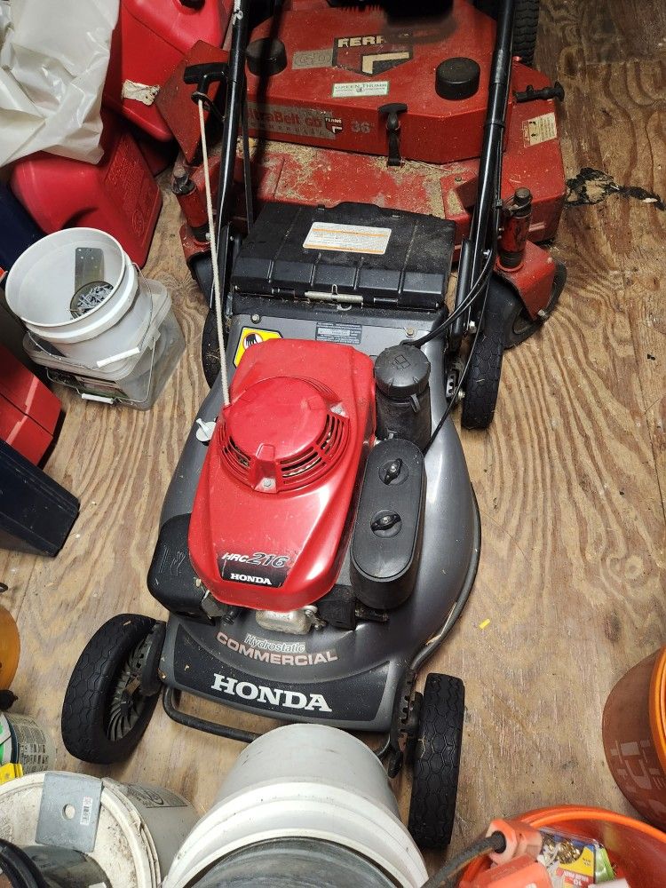 HRC216K3HXA HONDA walk Behind Mower
