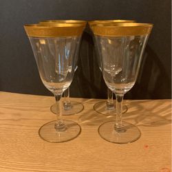 Gold Rimmed Vintage Wine Glasses  6 1/4 inch A29