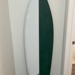 5’11 Thruster Surfboard