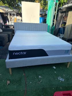 Cama Queen con colchon memory foam