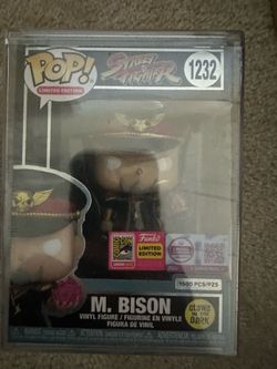 Sdcc Funko pop m.bison glow 1252  le1500