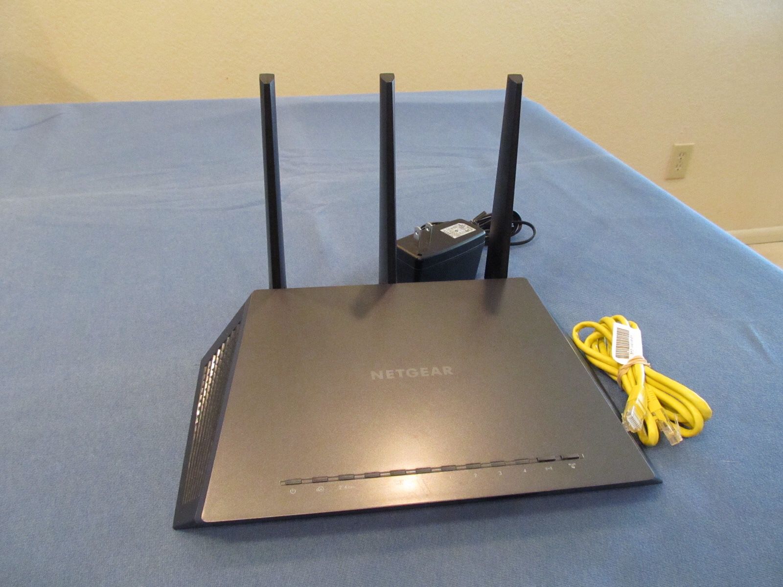 Netgear Nighthawk R6900 WiFi Router 