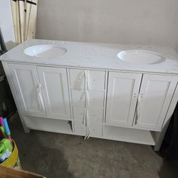 Freestanding Double Sink Vanity – Enhance Your Bathroom!
