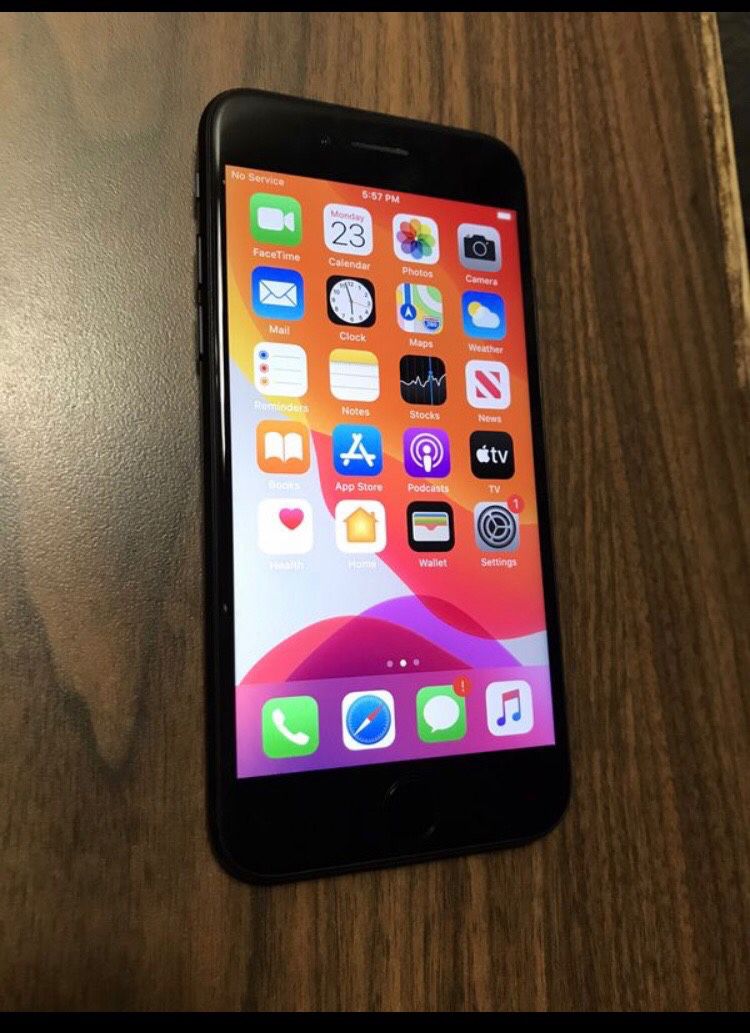 iPhone 7 32 GB like new perfect condition