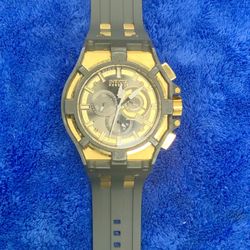 Invicta Akula II 2 Reserve Chronograph Grey Gold Dial Watch Model 0637 Stainless Steel Case Wristwatch Timepiece Swiss Made Quartz Water Resistant