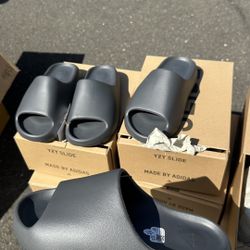 Adidas Yeezy Slide 7–9-10