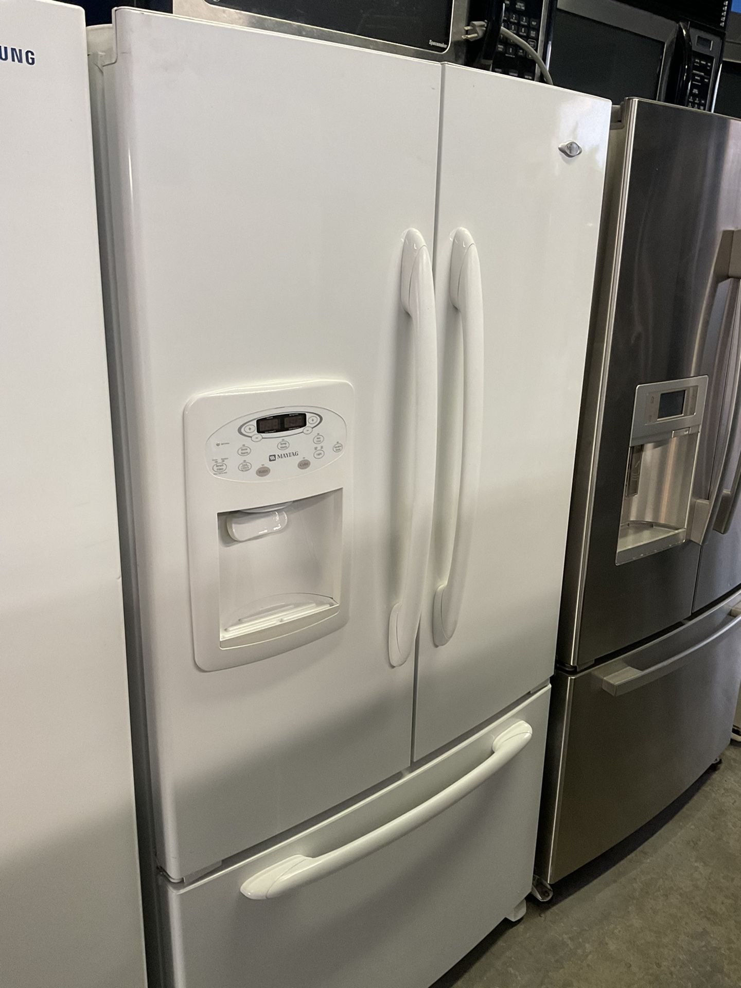 Maytag French door refrigerator in great condition