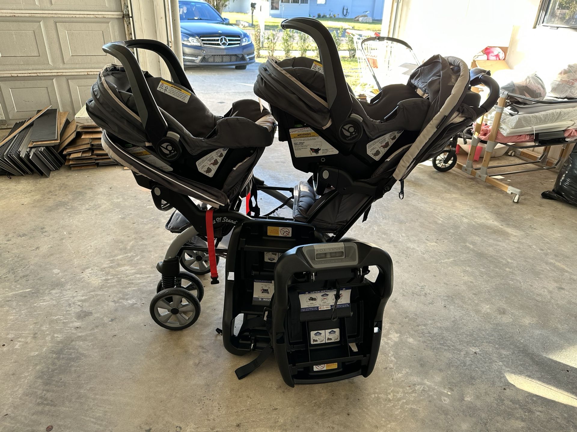 Double Stroller With 2 Carseats