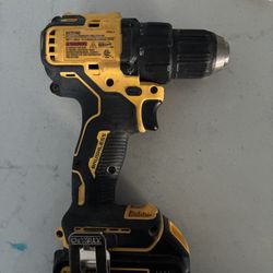 DEWALT ATOMIC 20V MAX* Brushless Compact 1/2 in. Drill/Driver (model DCD708B). 