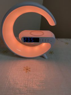 Smart Light Sound Machine Clock with Charger 